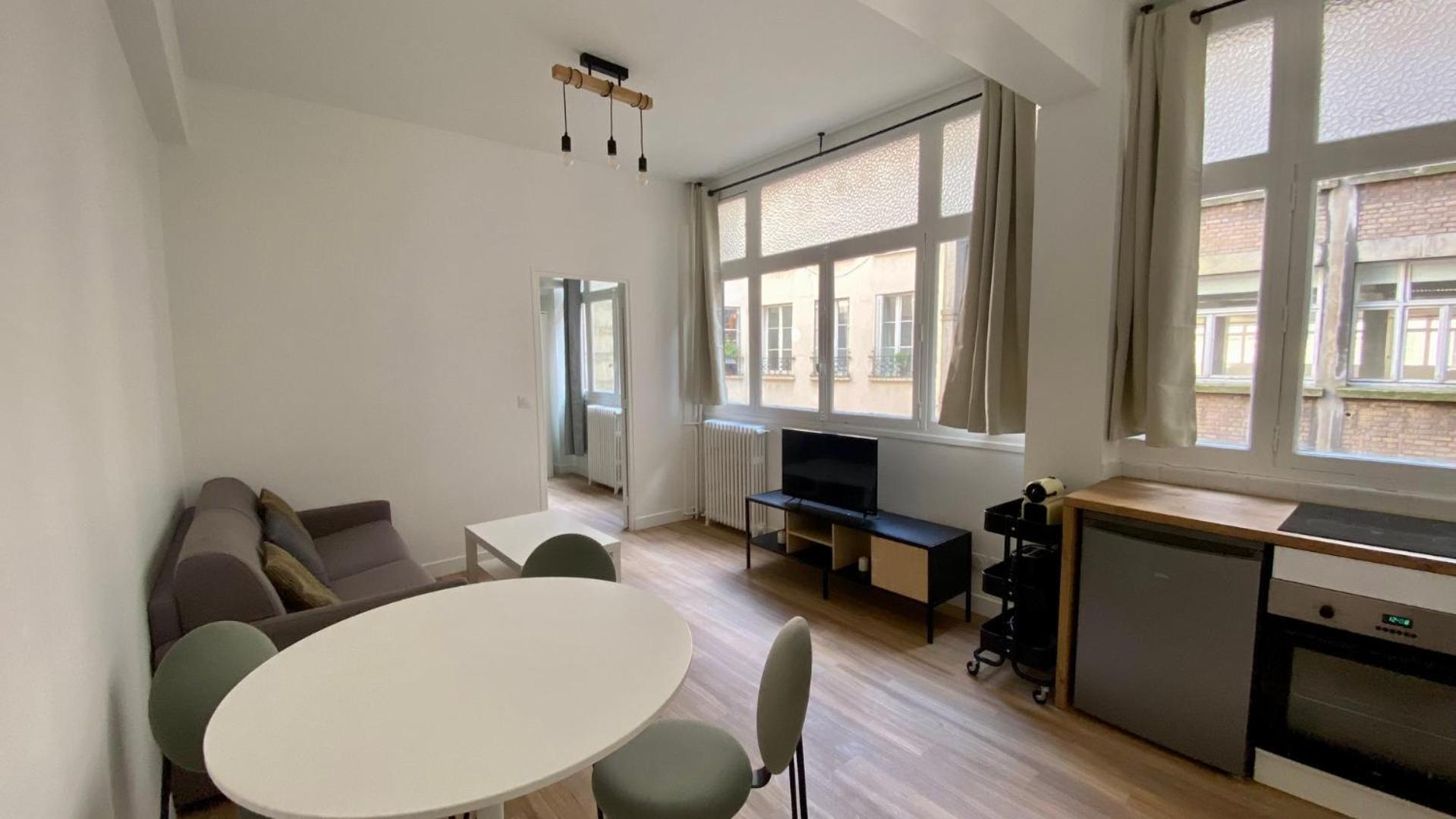 Proche Grands Boulevard 4p Appartement *